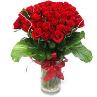 çiçekçi telefonları  vazoda etkileyici 25 adet kırmızı gül çiçekçi dükkanından 